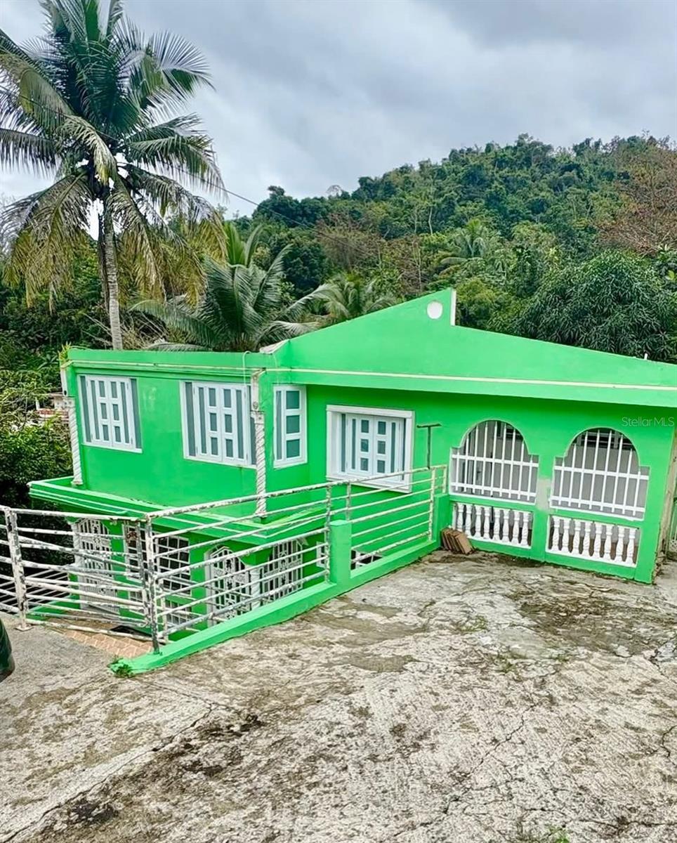 5 hab · 3 baños · CAGUAS