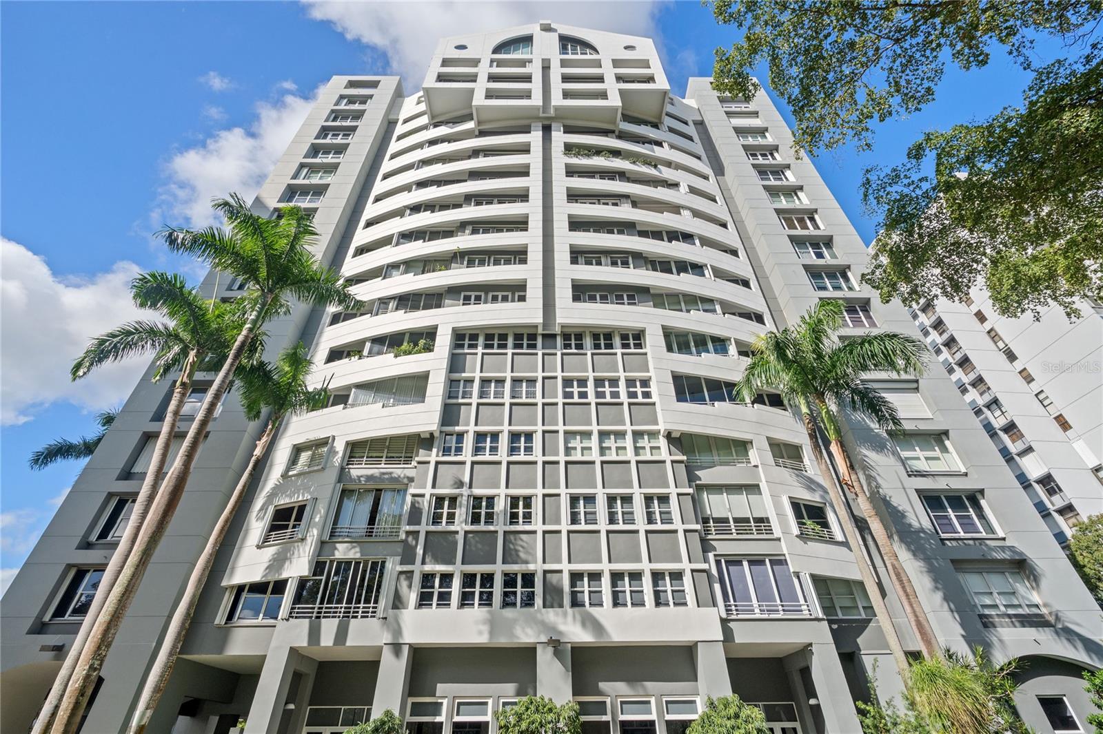 5 hab · 5 baños · GUAYNABO