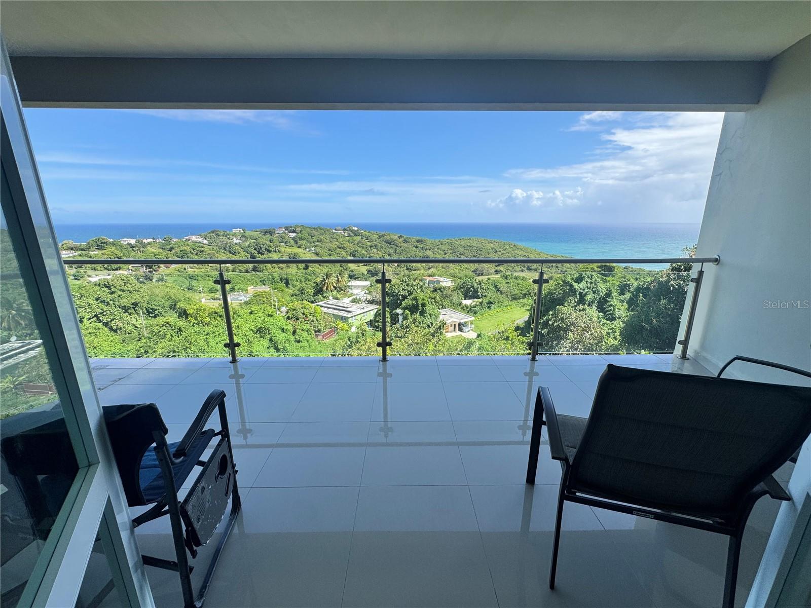 3 hab · 3 baños · YABUCOA — foto 3
