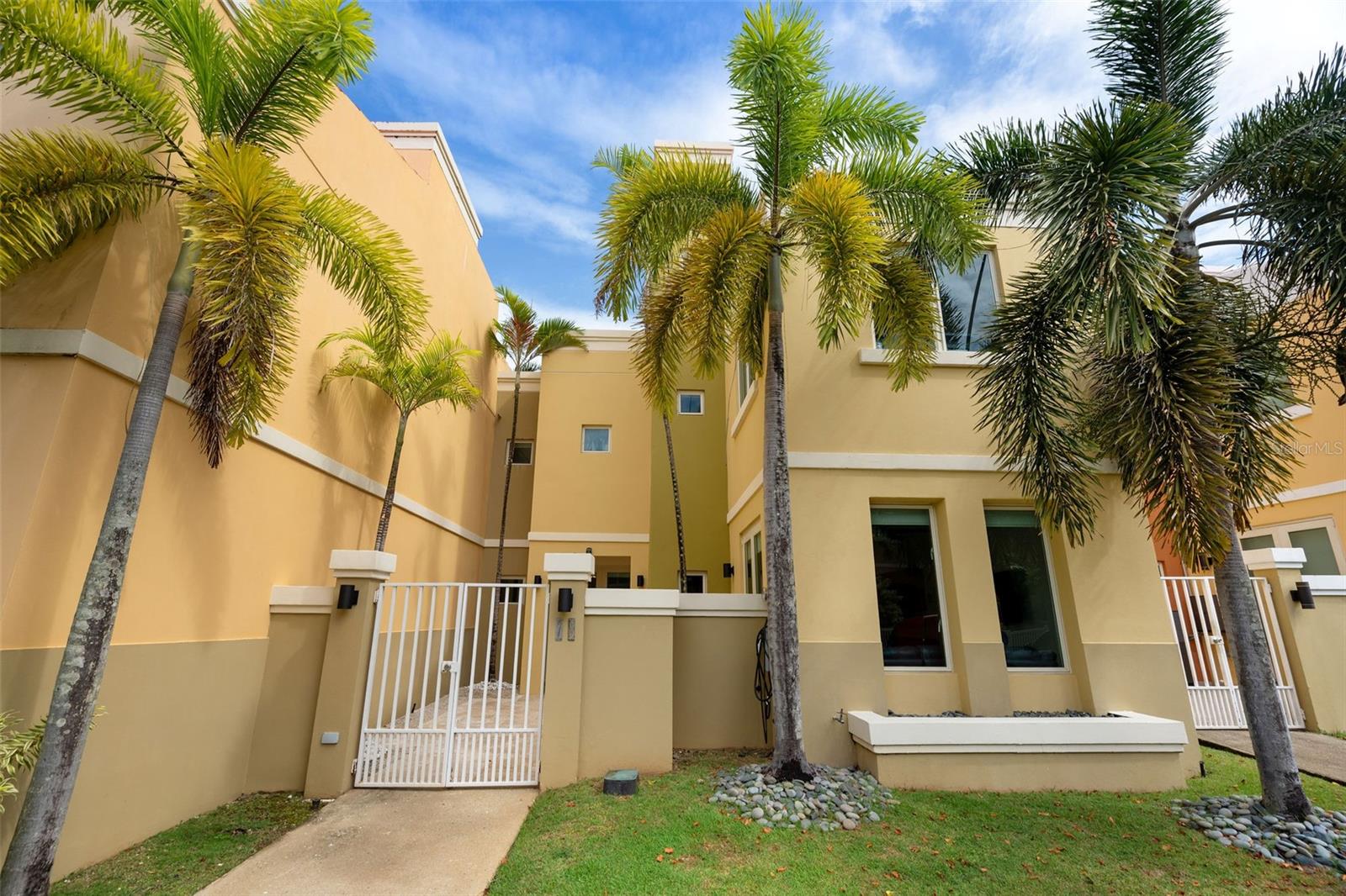 3 hab · 3 baños · HUMACAO