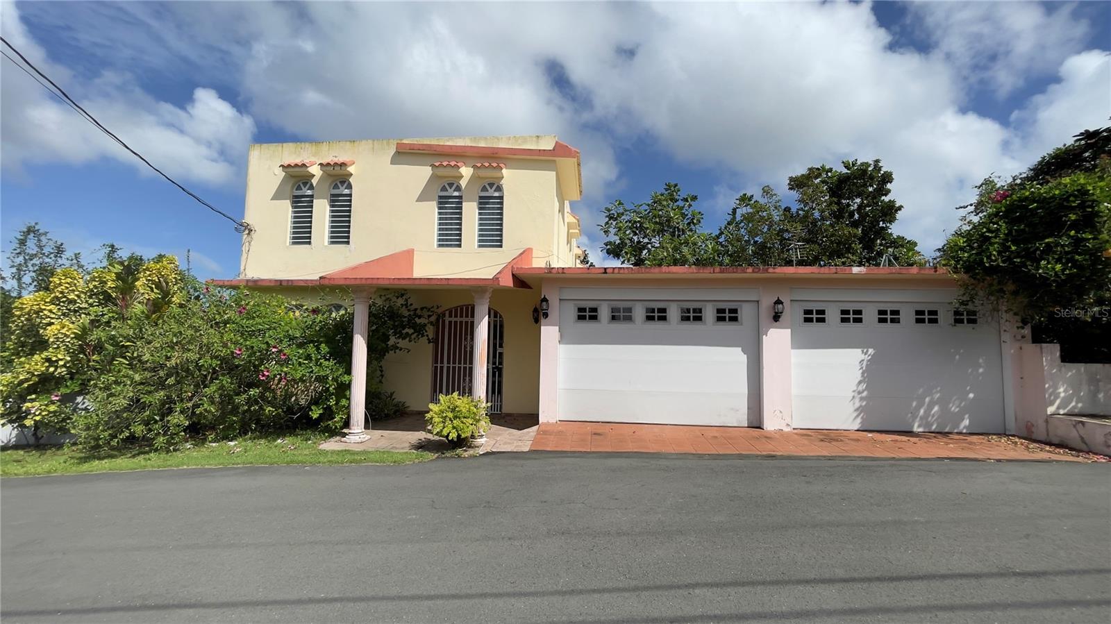 4 hab · 4 baños · HUMACAO