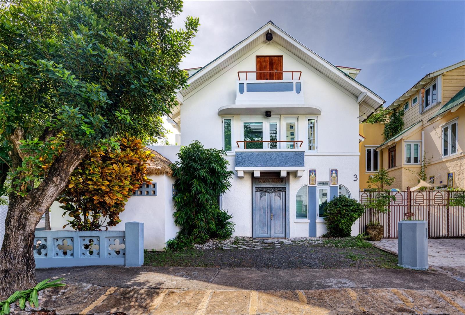 4 hab · 5 baños · SAN JUAN