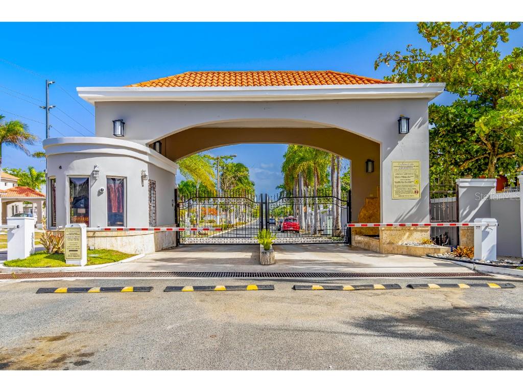 4 hab · 4 baños · VEGA ALTA — foto 12