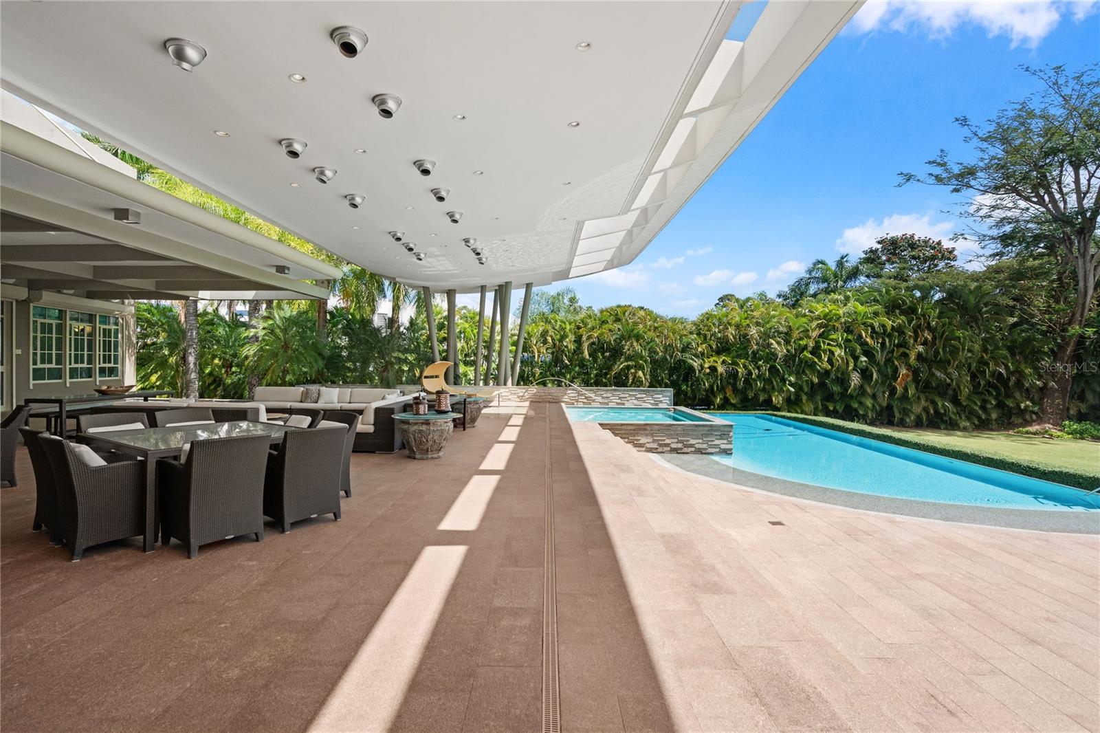 7 hab · 10 baños · GUAYNABO — foto 4