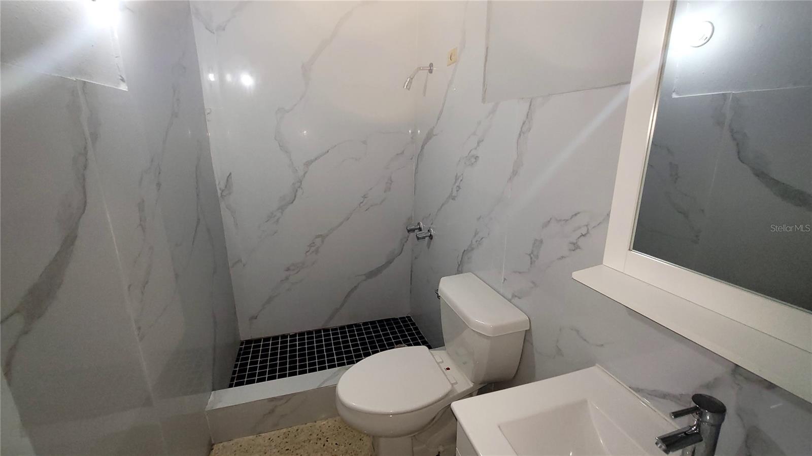 1 hab · 1 baños · BAYAMON — foto 3
