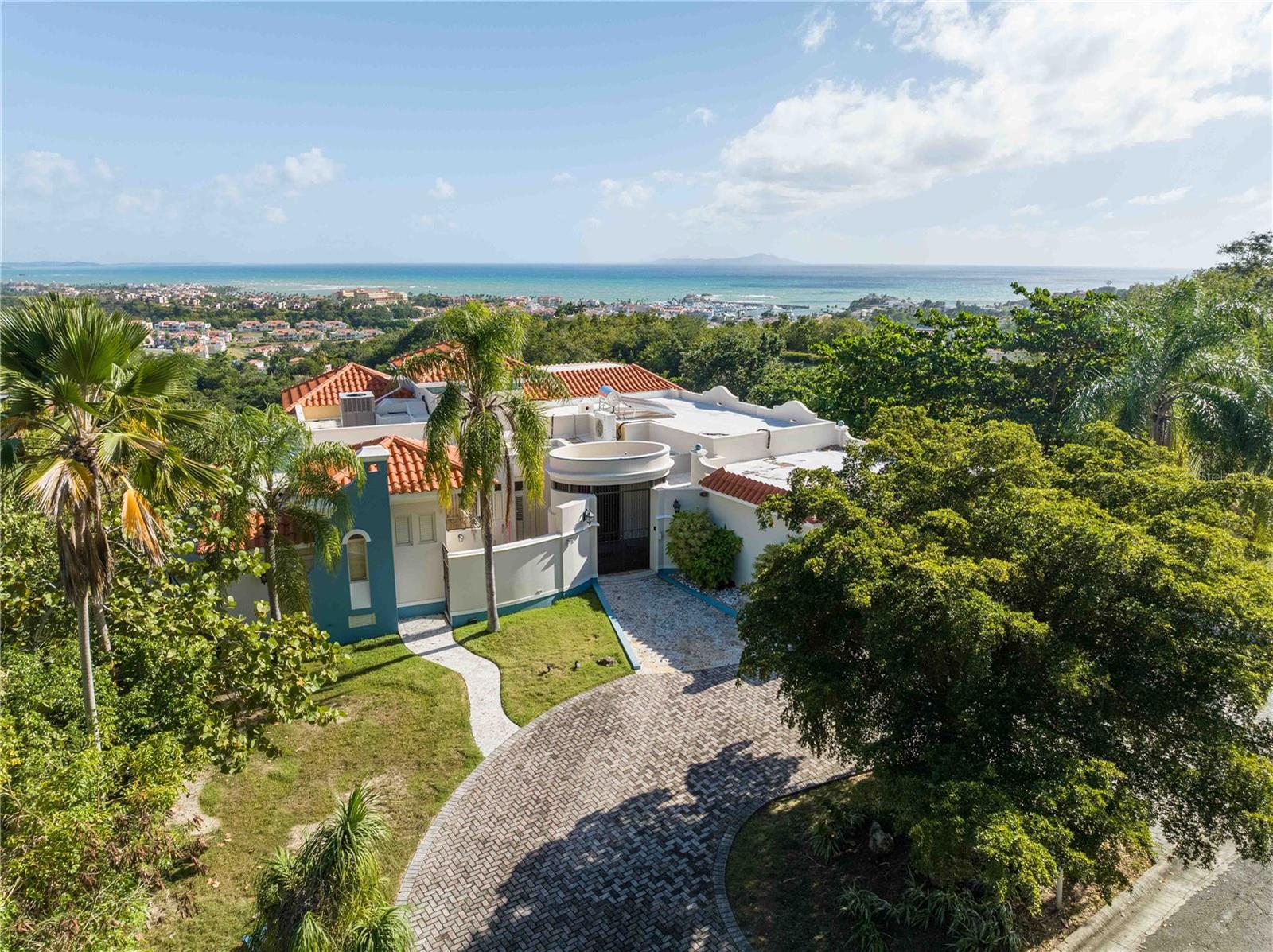 4 hab · 6 baños · HUMACAO — foto 2