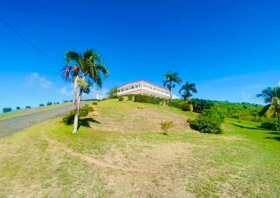 4 hab · 3 baños · MAUNABO
