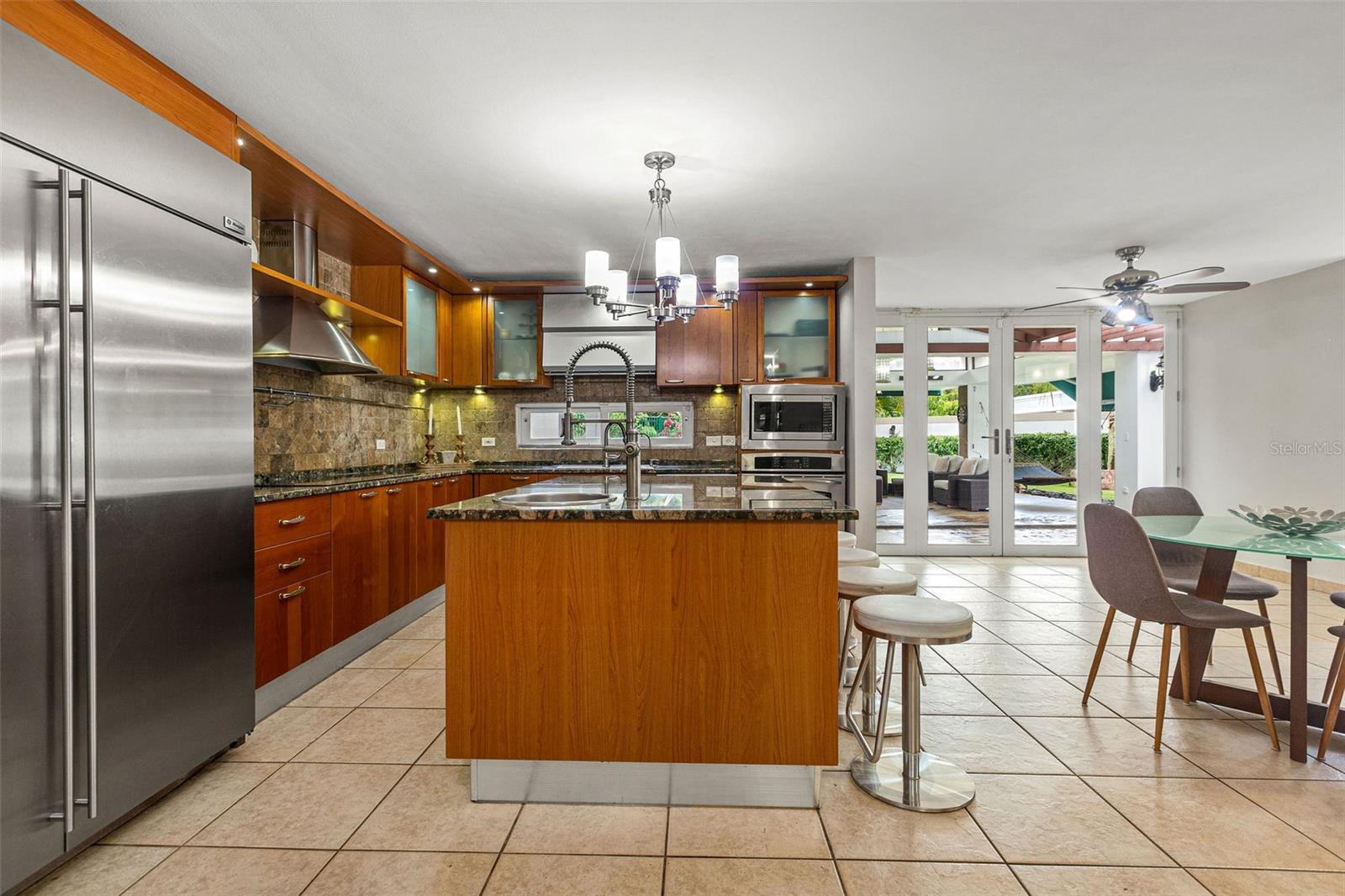 6 hab · 6 baños · GUAYNABO — foto 11