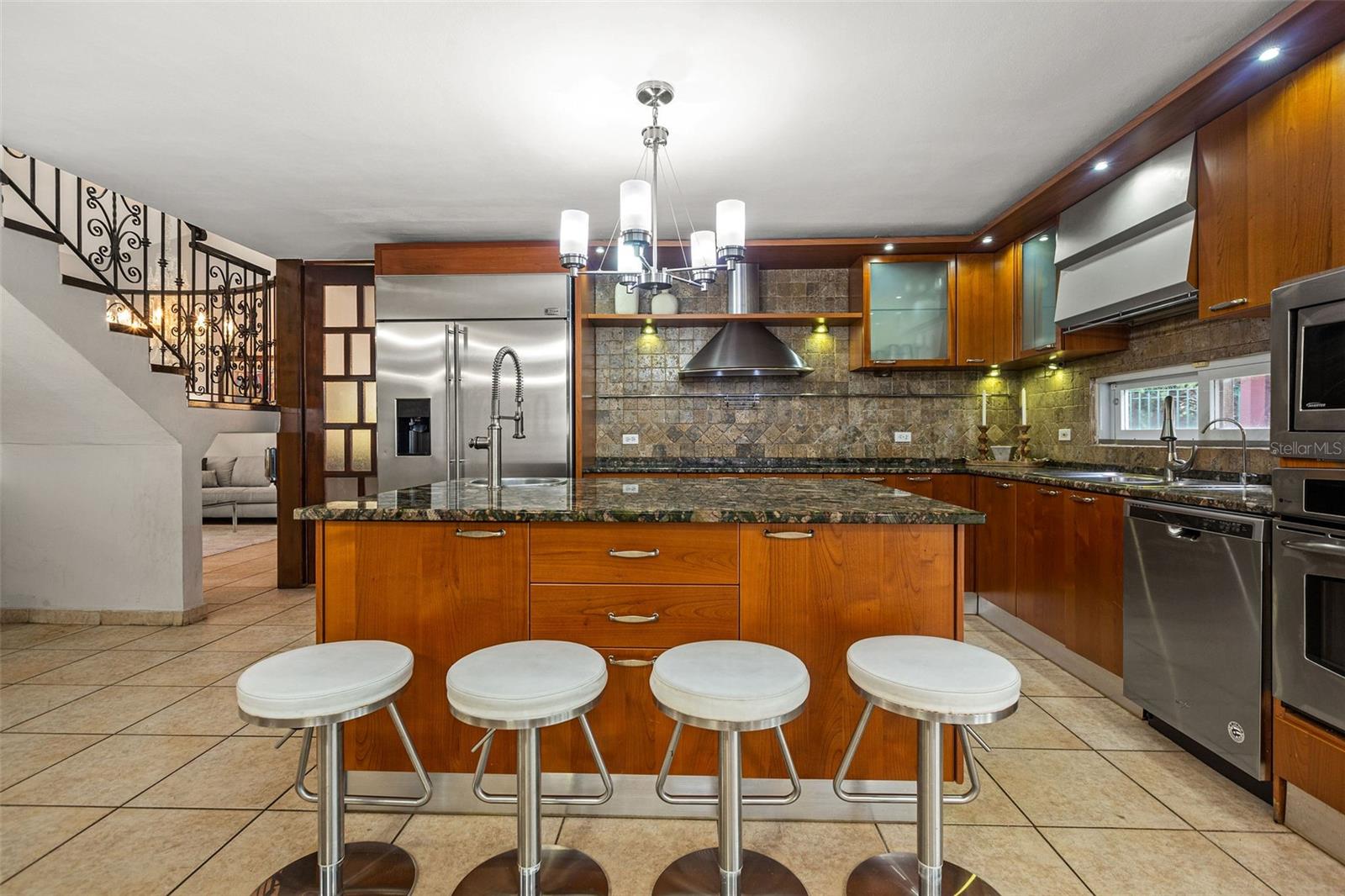 6 hab · 6 baños · GUAYNABO — foto 9