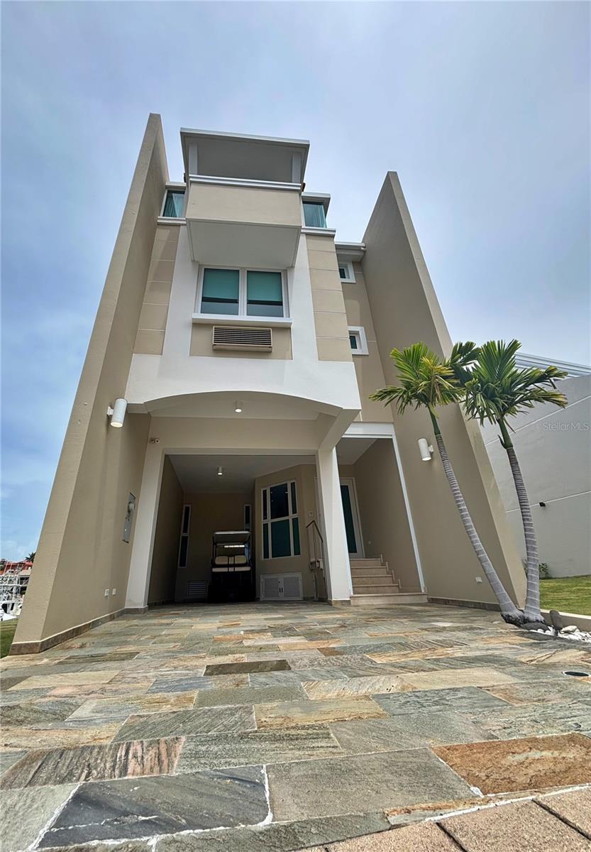 4 hab · 4 baños · HUMACAO