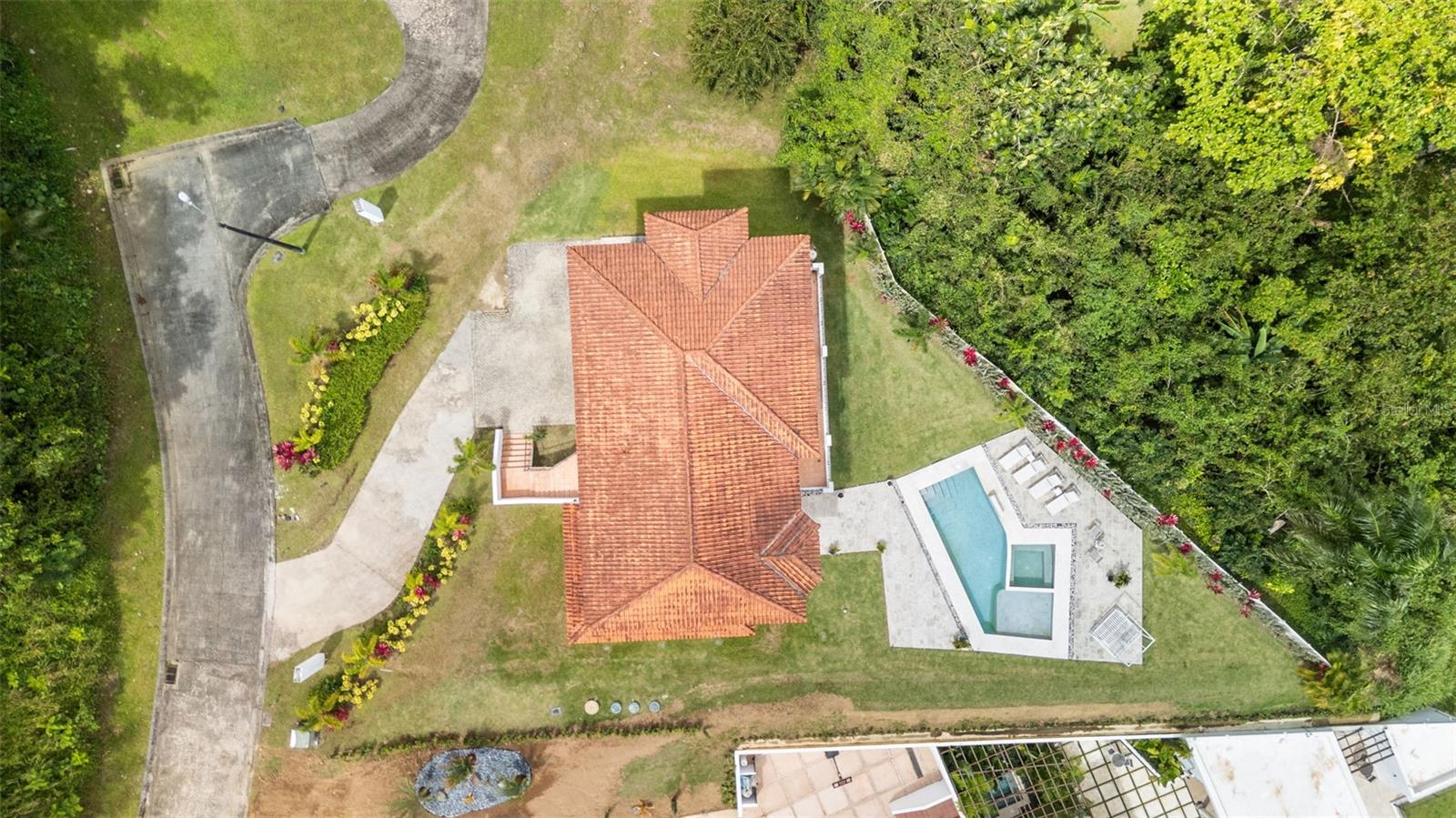 3 hab · 5 baños · TRUJILLO ALTO — foto 2