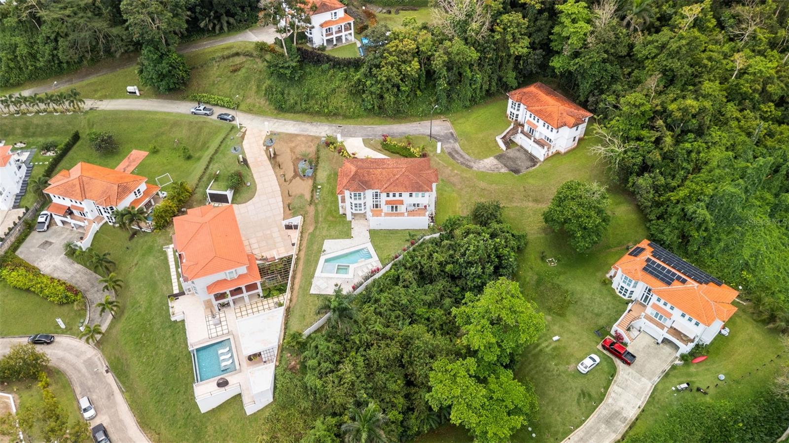 3 hab · 5 baños · TRUJILLO ALTO — foto 3