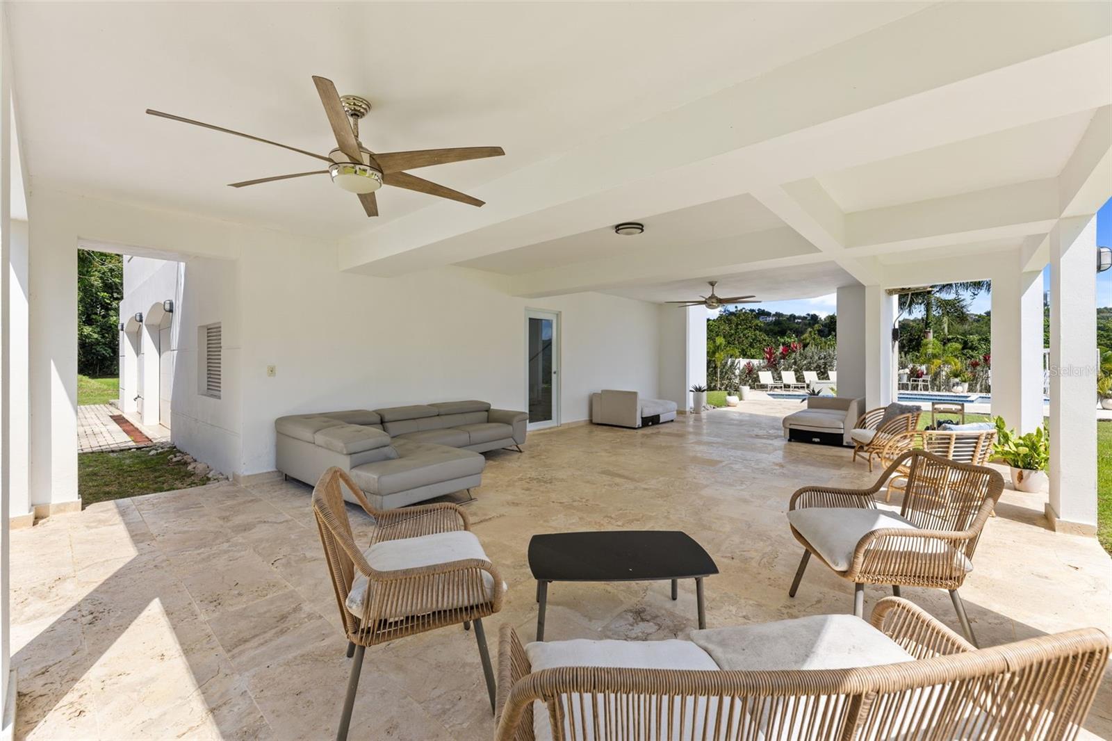 3 hab · 5 baños · TRUJILLO ALTO — foto 10