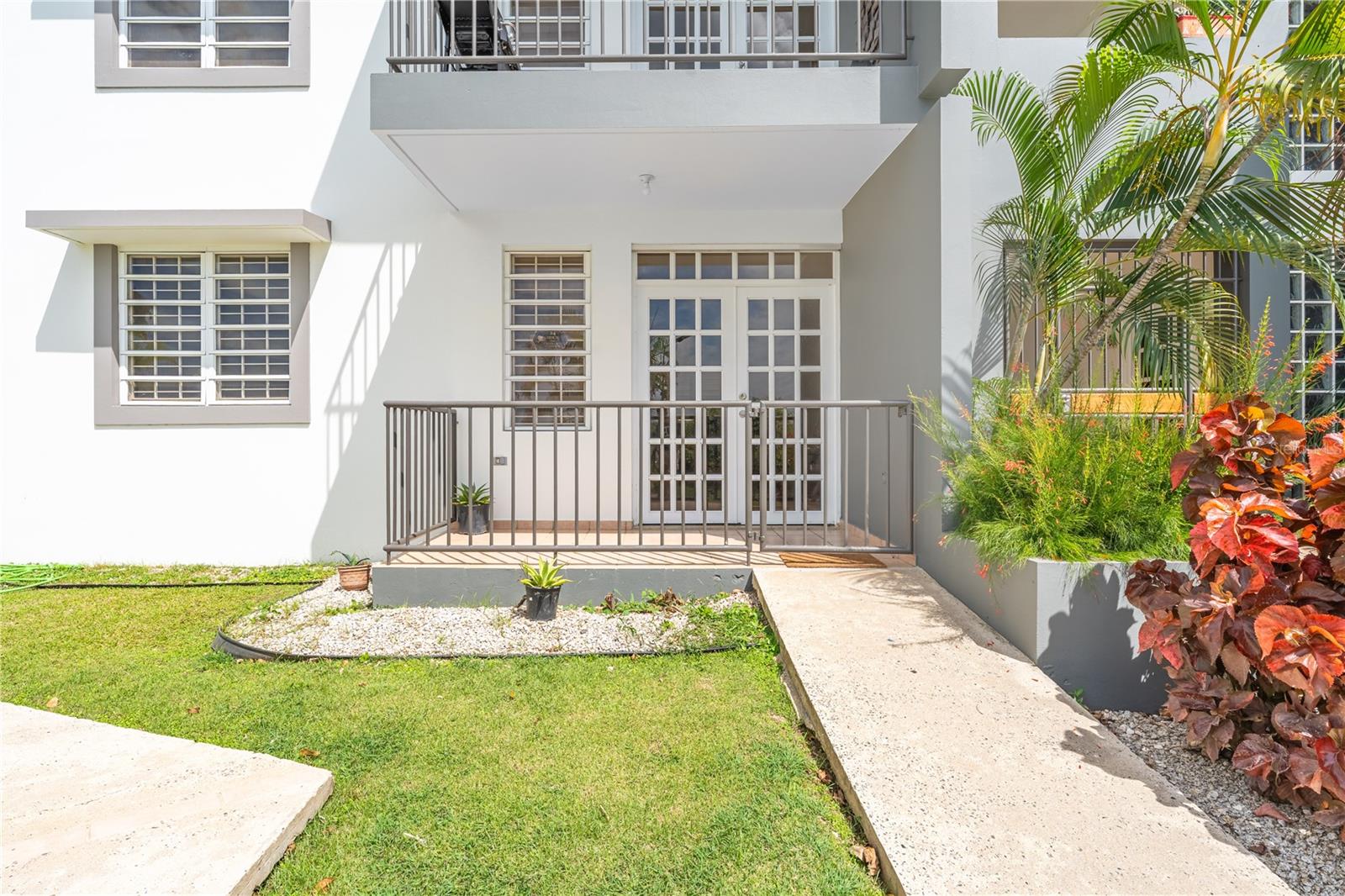 2 hab · 2 baños · BOQUERON