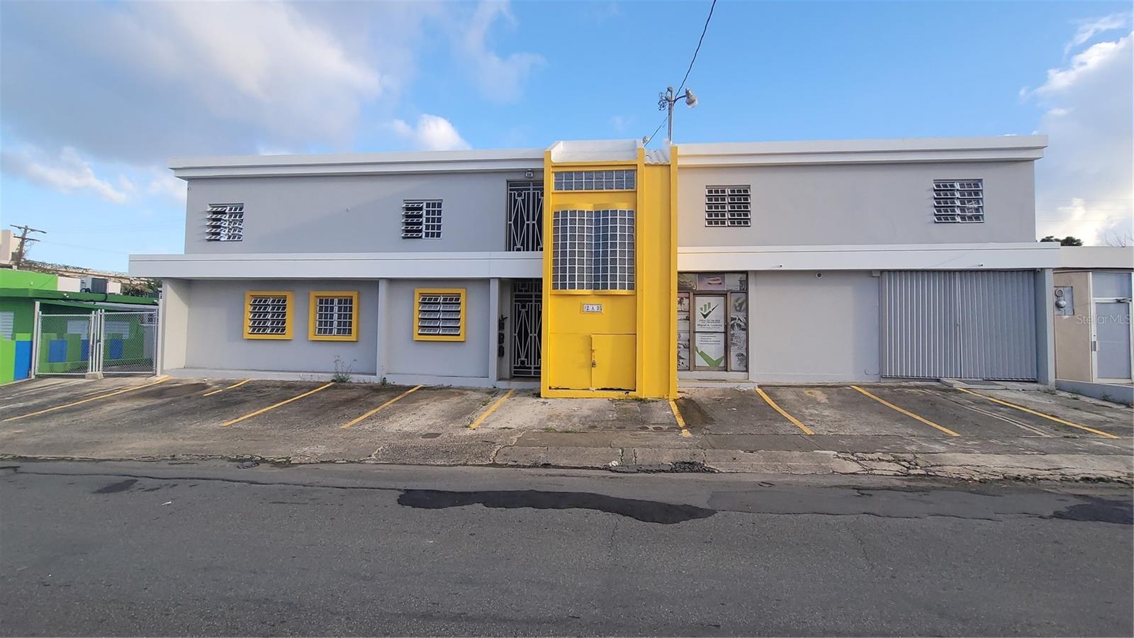 2 hab · 1 baños · BAYAMON
