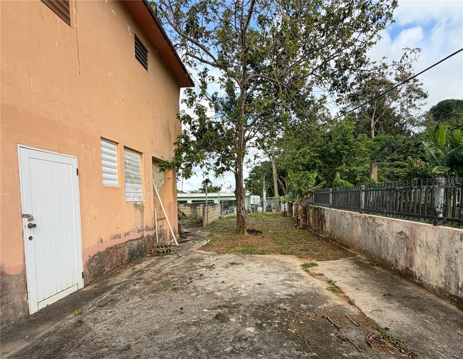 4 hab · 2 baños · HATILLO — foto 2