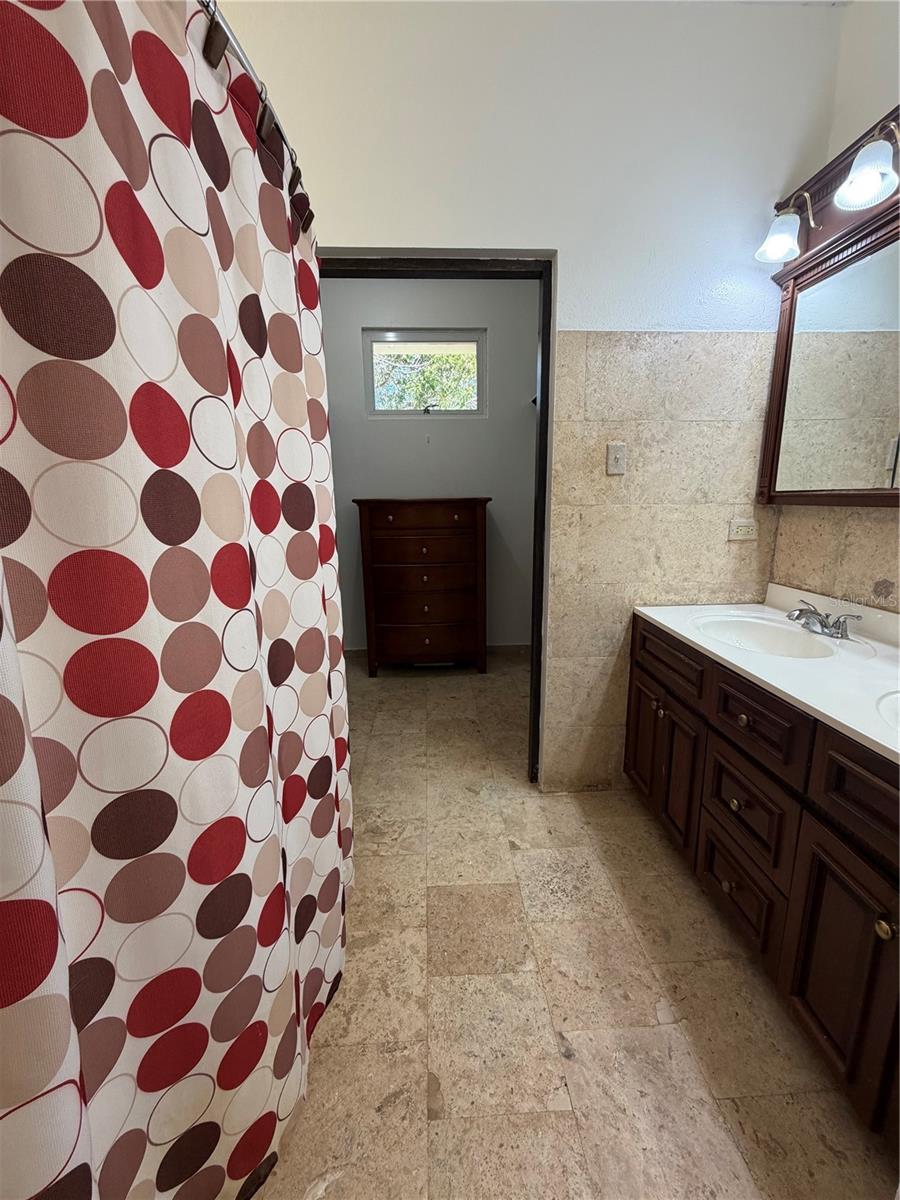 4 hab · 4 baños · MAYAGUEZ — foto 7