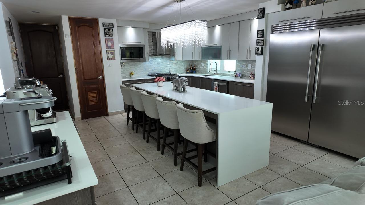 4 hab · 3 baños · DORADO — foto 6