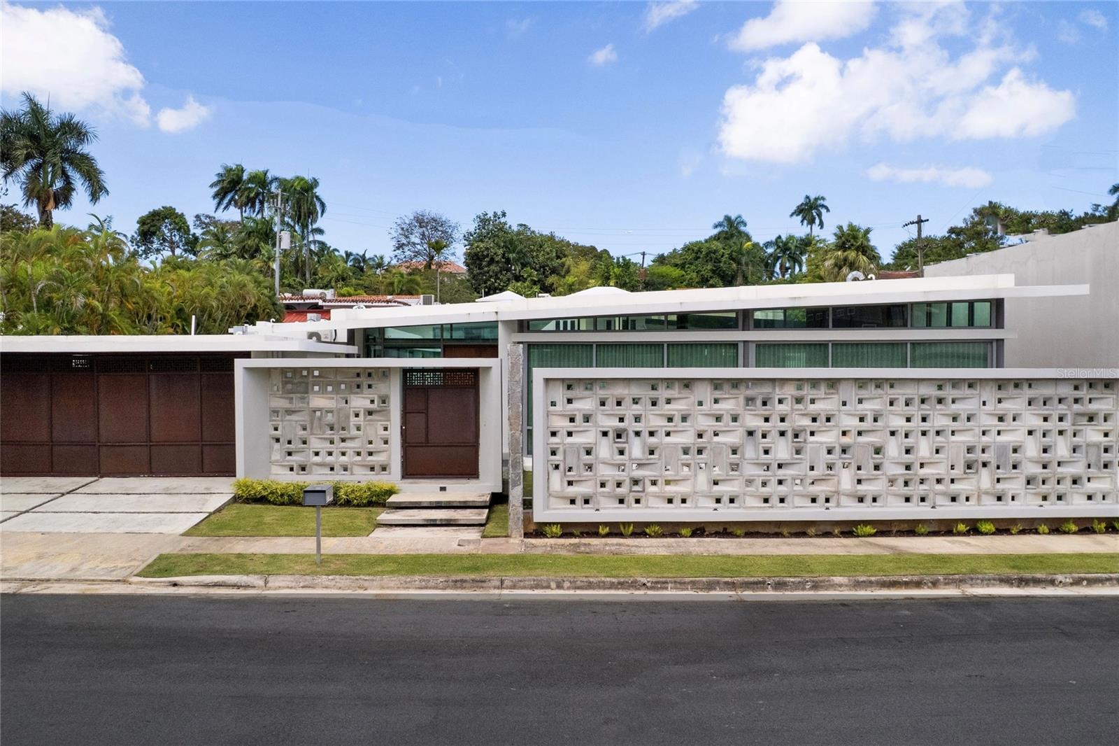 4 hab · 6 baños · GUAYNABO