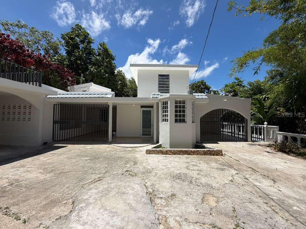 3 hab · 2 baños · YABUCOA