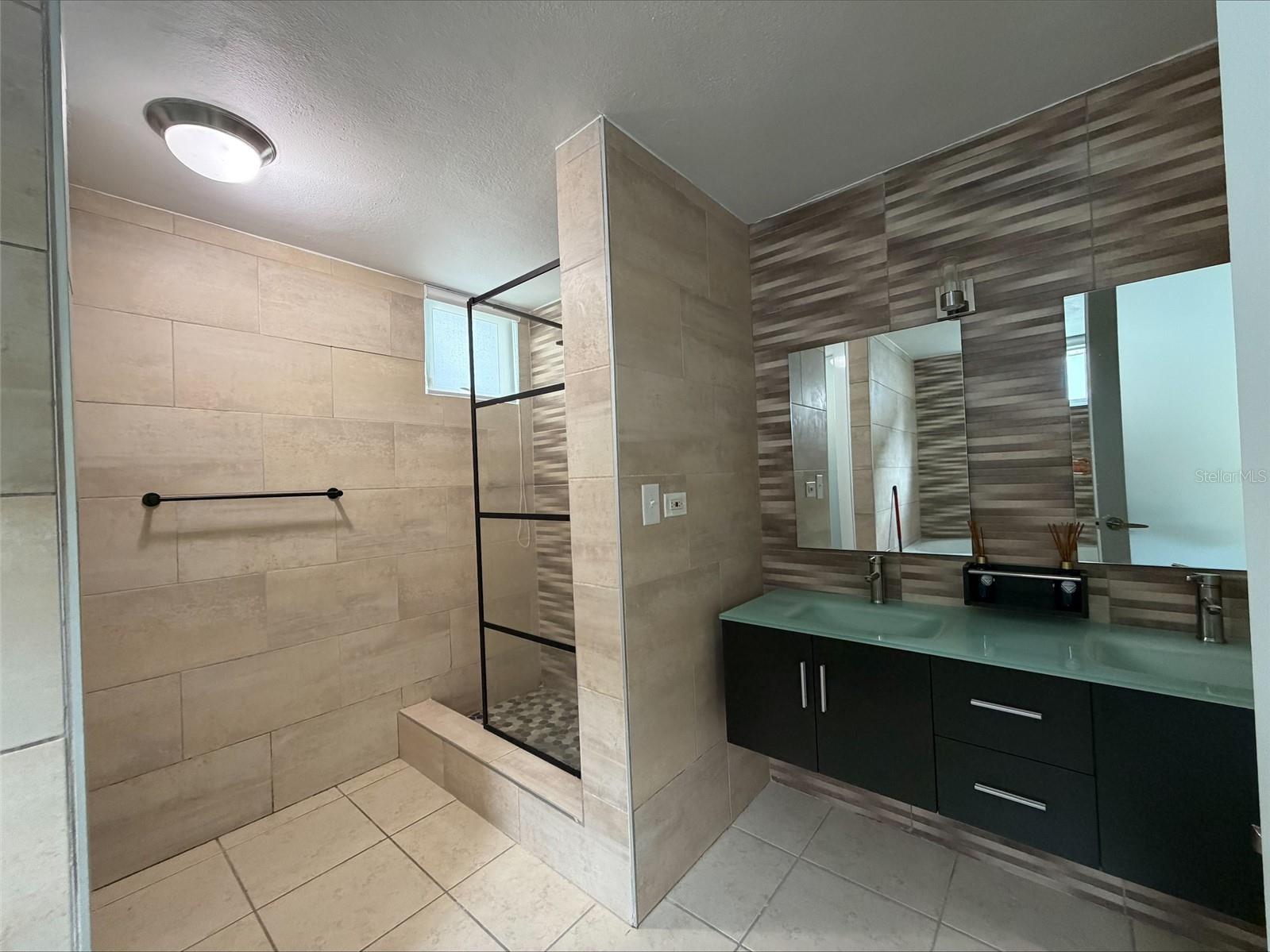 4 hab · 3 baños · TOA ALTA — foto 7