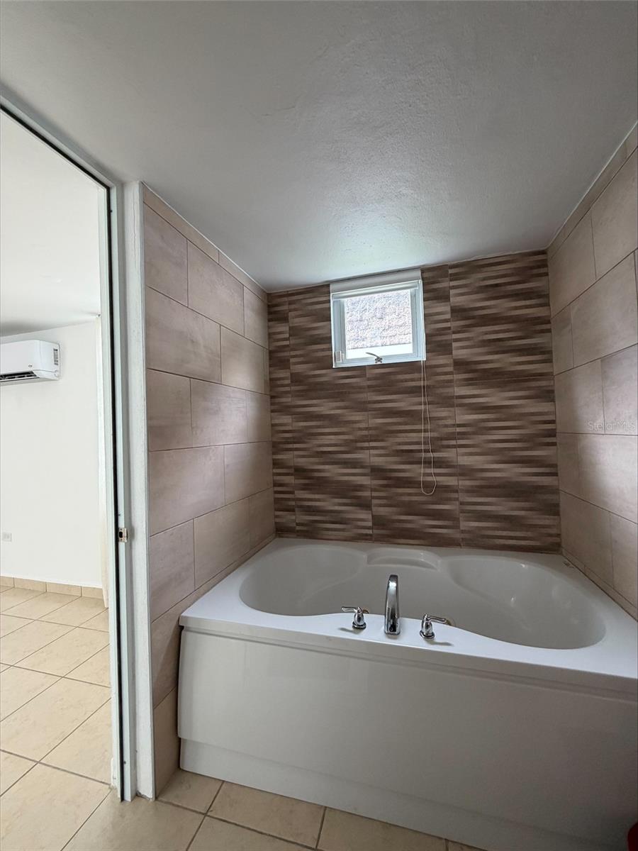 4 hab · 3 baños · TOA ALTA — foto 8