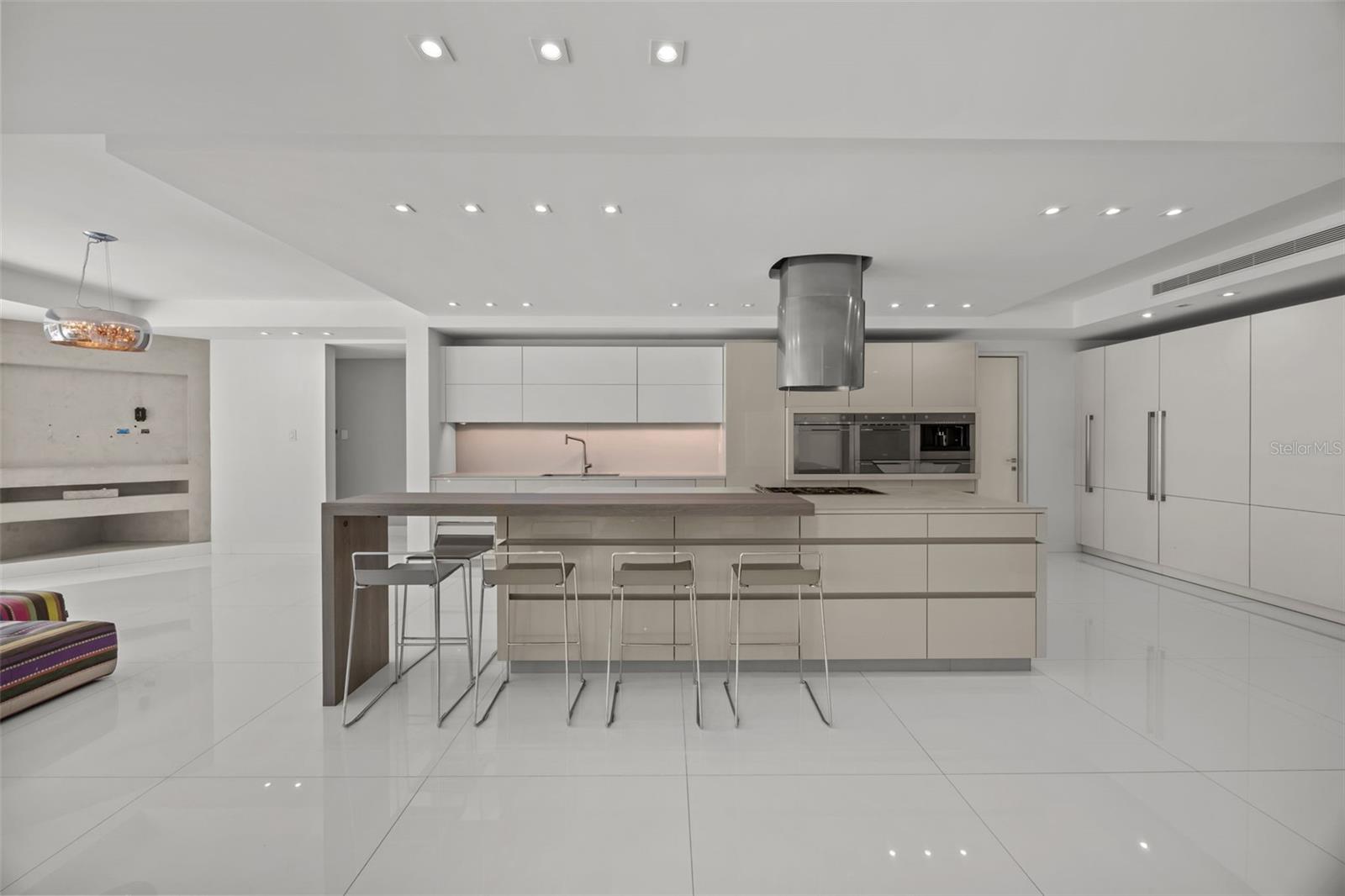6 hab · 8 baños · DORADO — foto 11