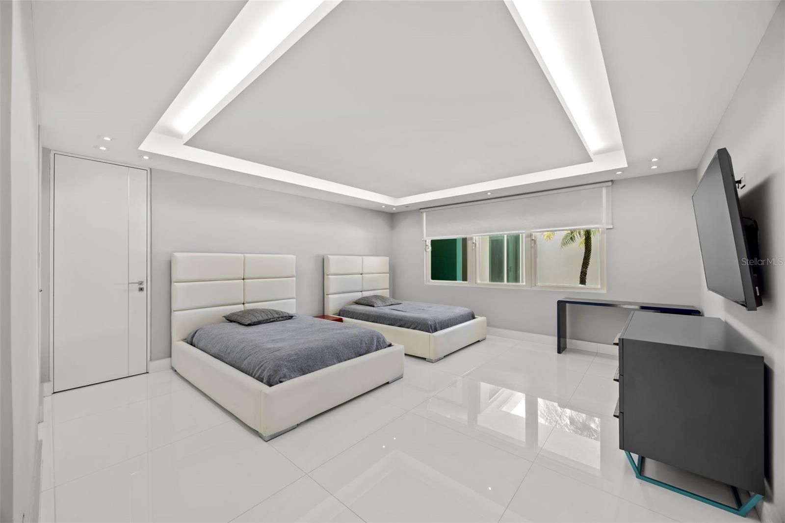 6 hab · 8 baños · DORADO — foto 12