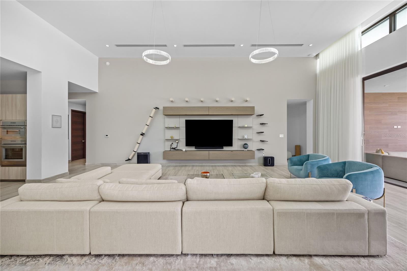 4 hab · 6 baños · DORADO — foto 11