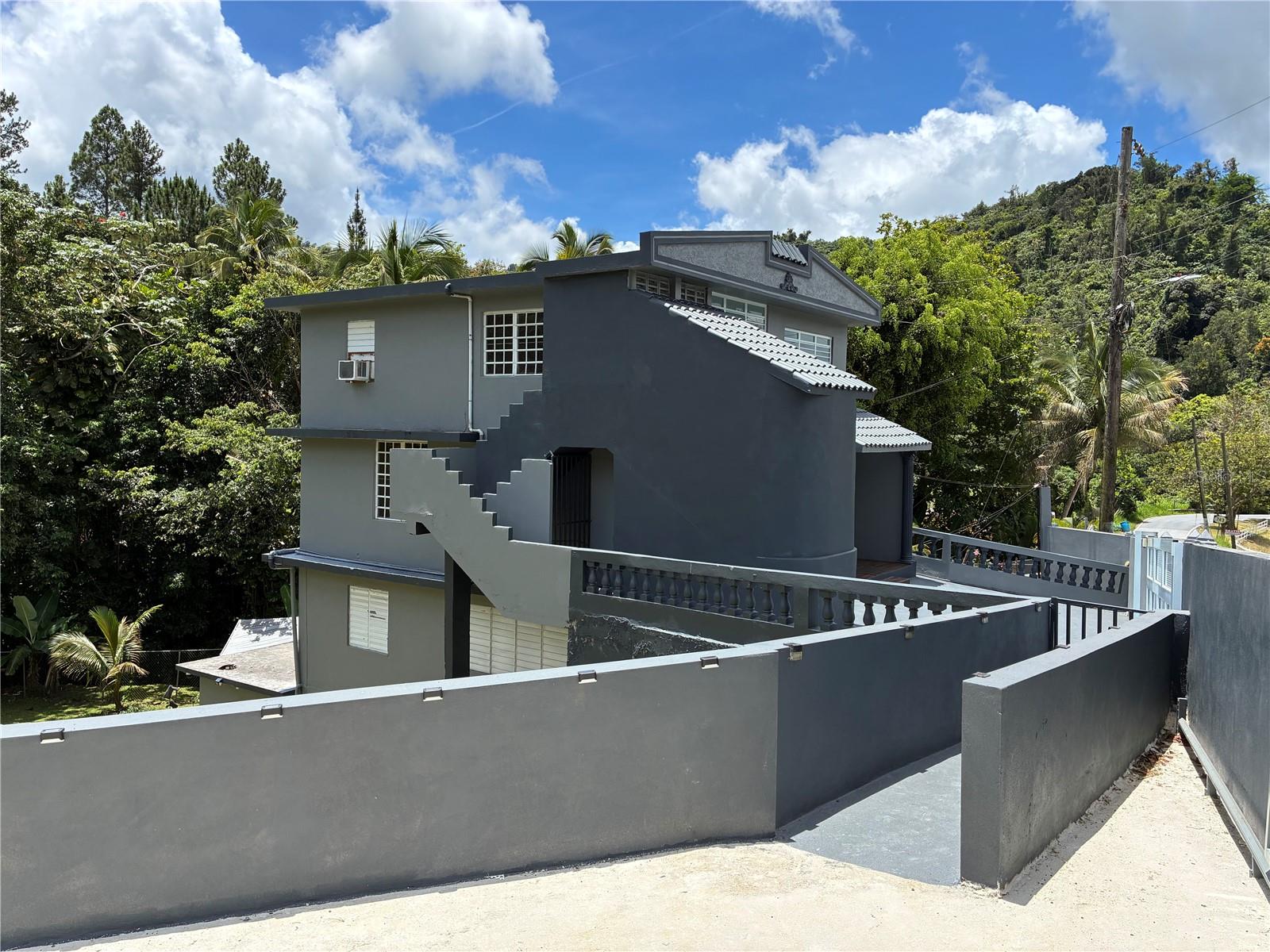 4 hab · 2 baños · CAYEY — foto 3
