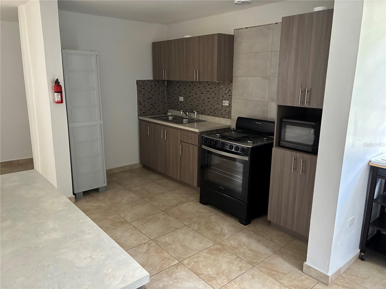 4 hab · 2 baños · CAYEY — foto 10