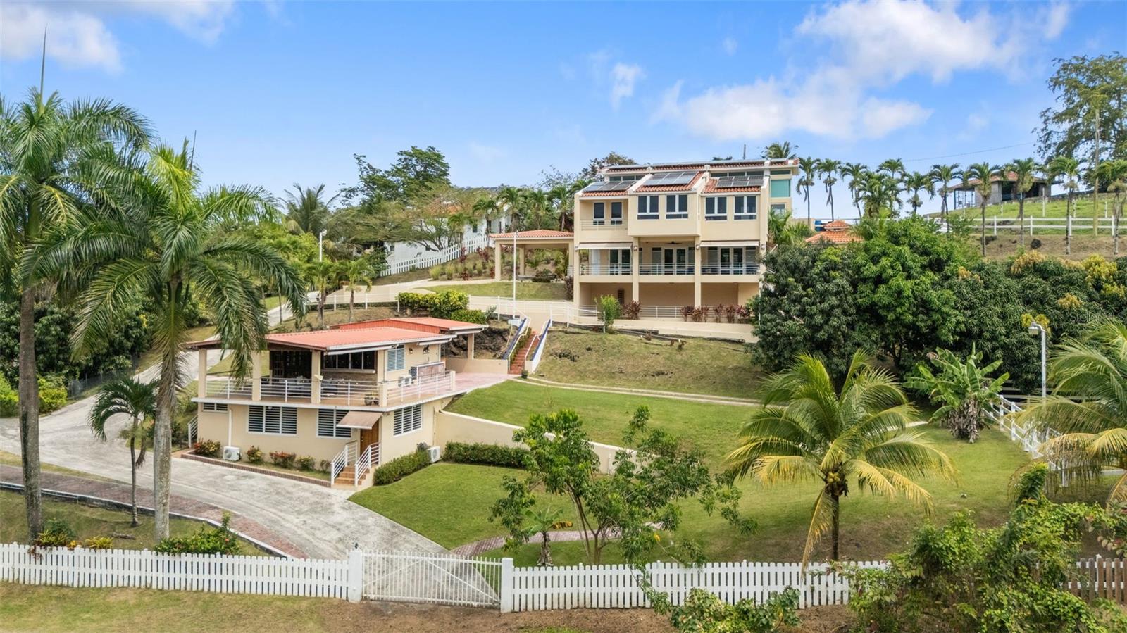 4 hab · 5 baños · LUQUILLO — foto 2