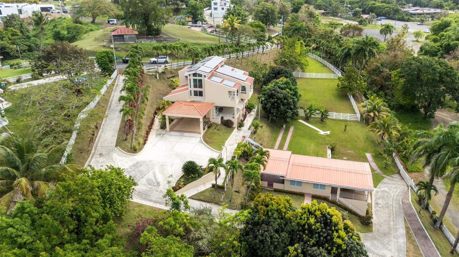 4 hab · 5 baños · LUQUILLO — foto 3