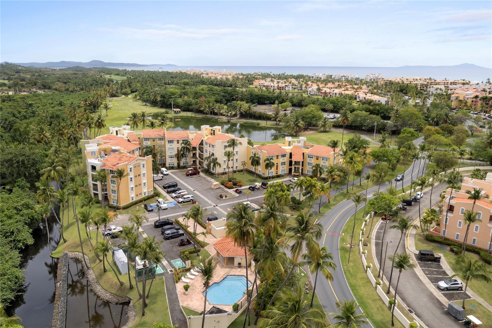 3 hab · 3 baños · HUMACAO