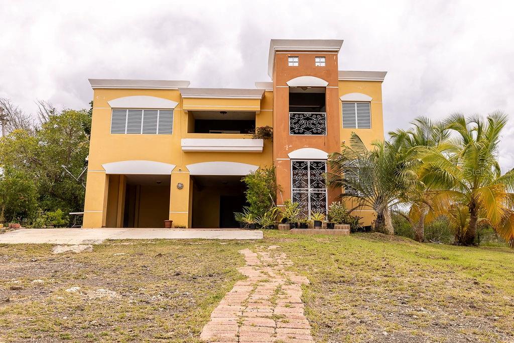 4 hab · 3 baños · SALINAS