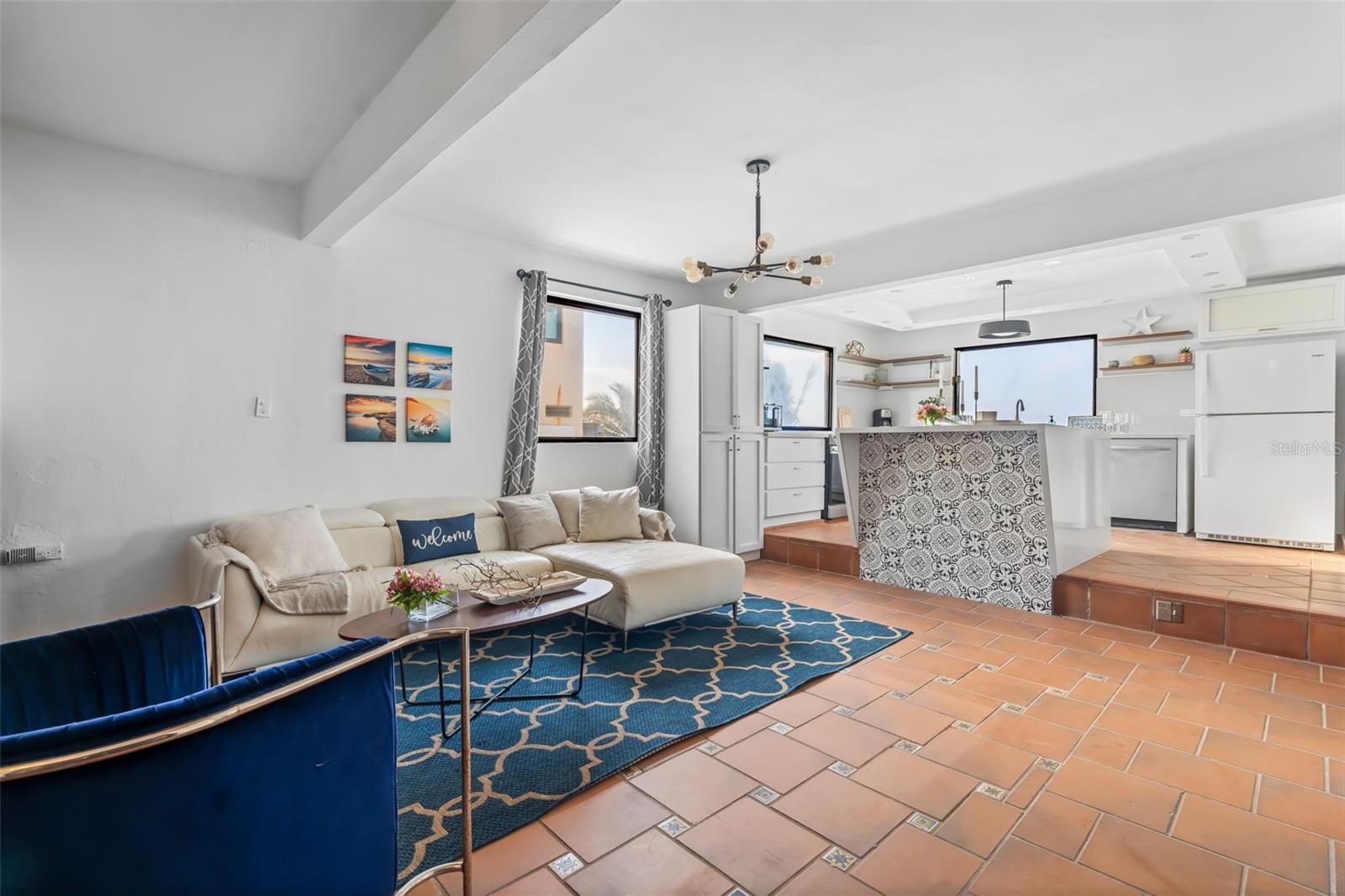 7 hab · 5 baños · DORADO — foto 2