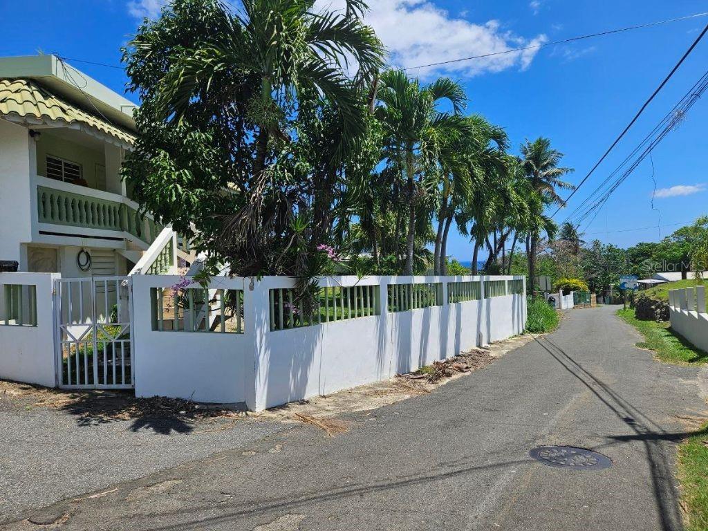 4 hab · 2 baños · CAMUY