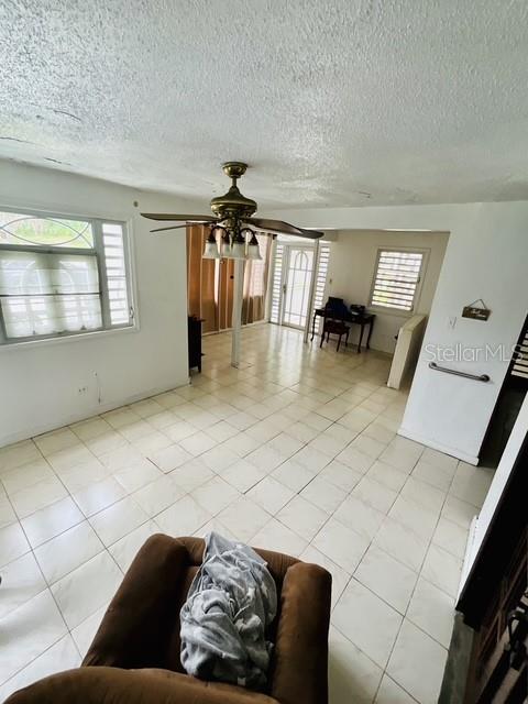 6 hab · 3 baños · BAYAMON — foto 3