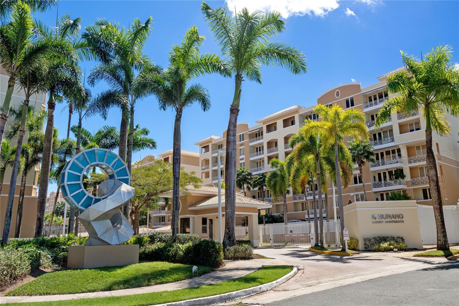 3 hab · 3 baños · GUAYNABO