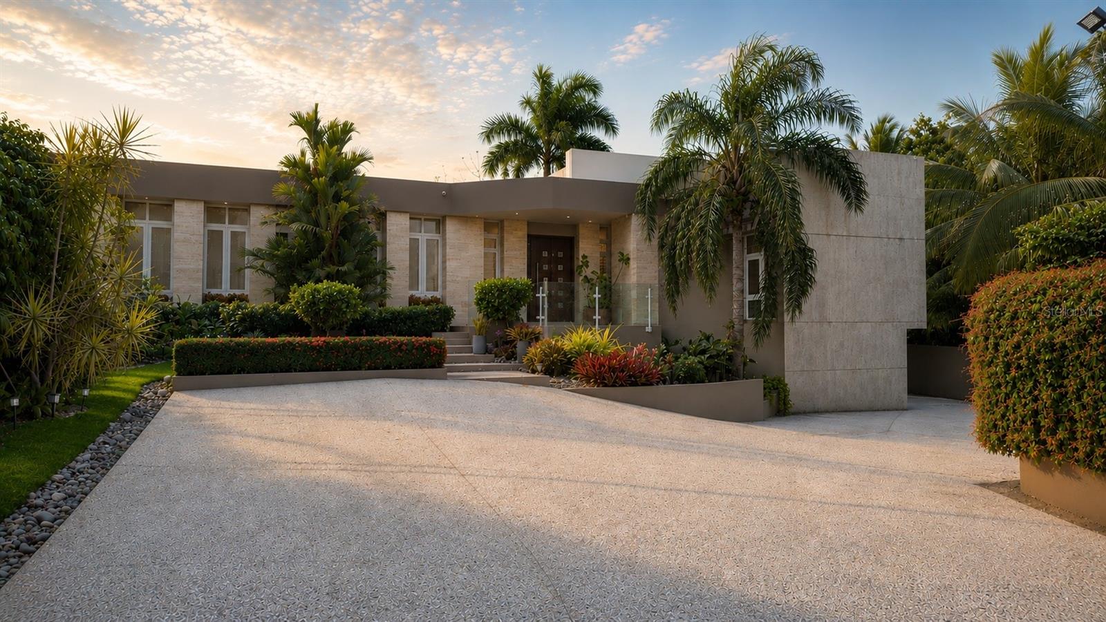 5 hab · 5 baños · GUAYNABO