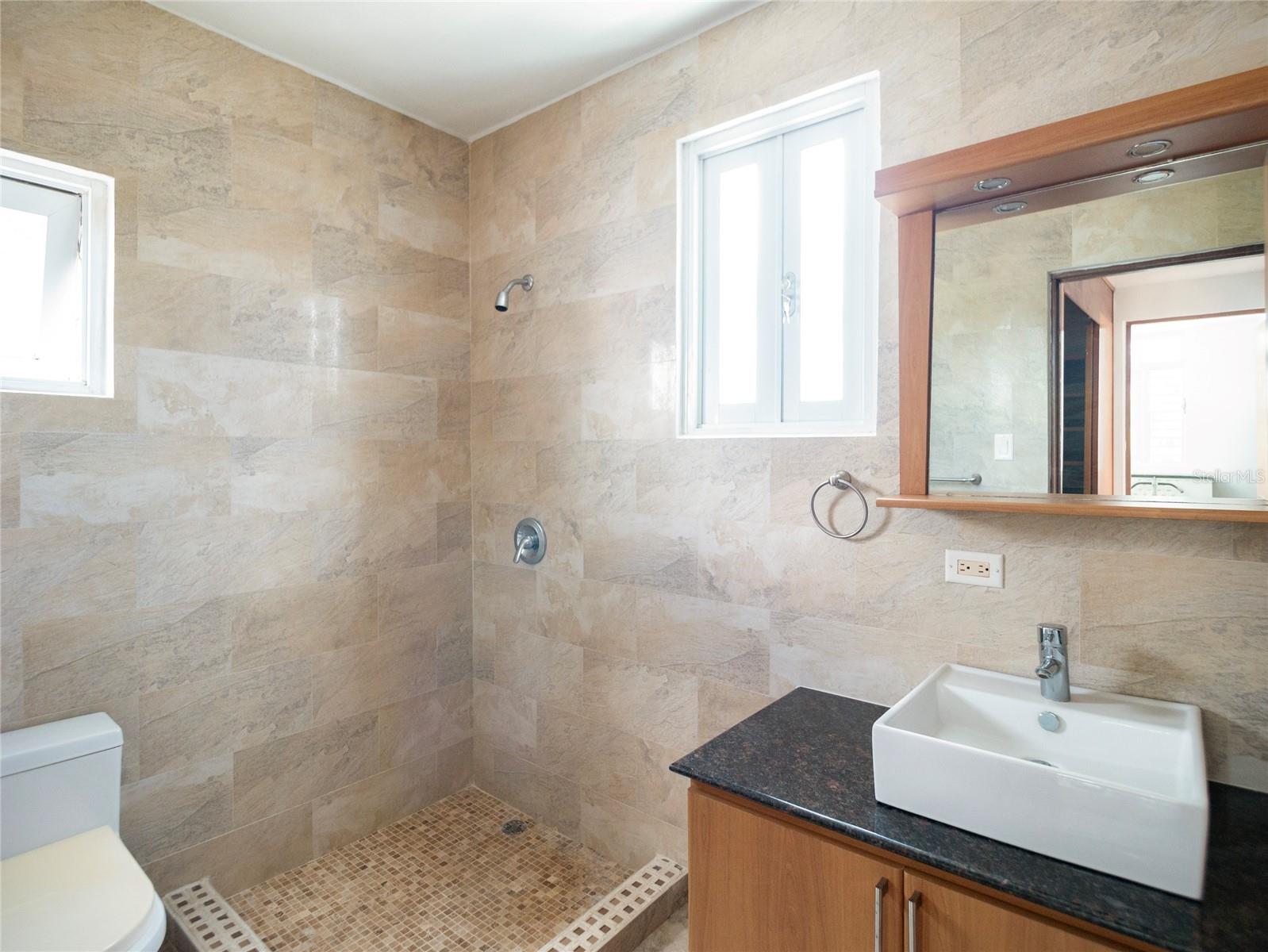 4 hab · 5 baños · SAN JUAN — foto 11