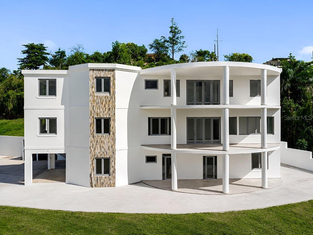 13 hab · 6 baños · CAYEY