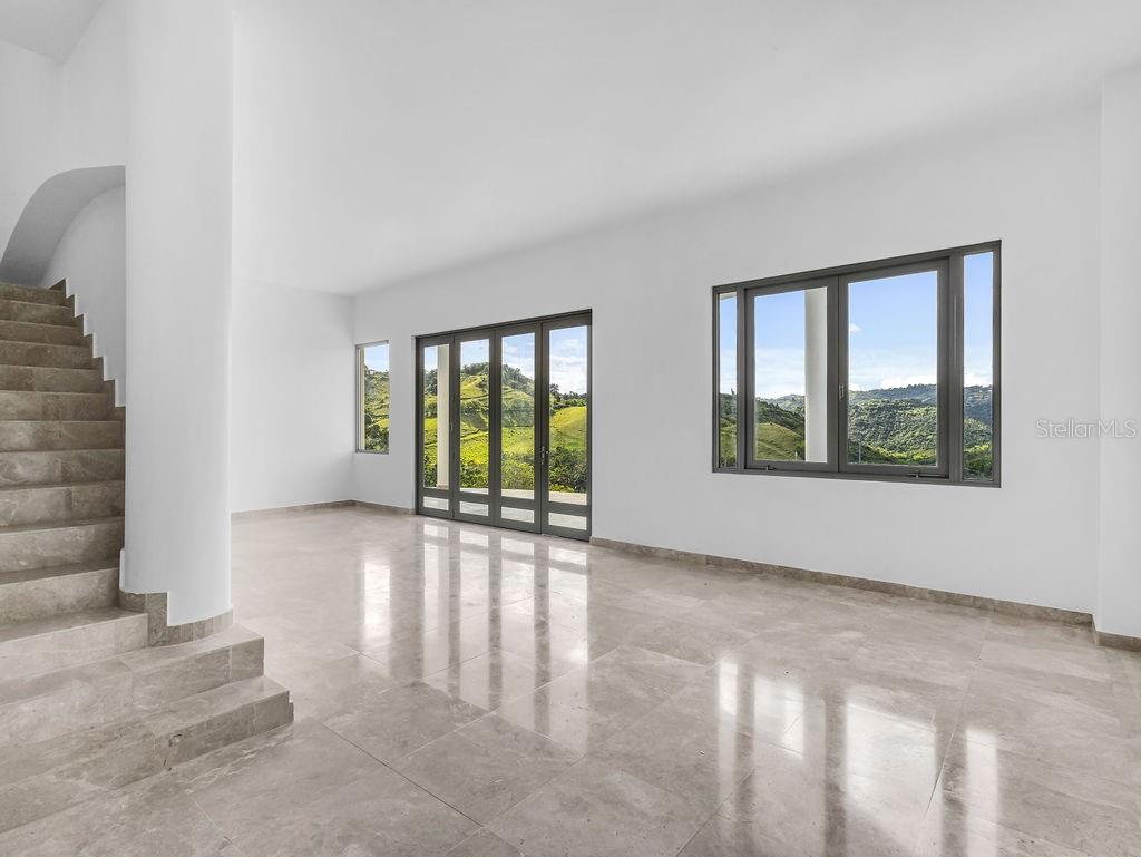 13 hab · 6 baños · CAYEY — foto 2