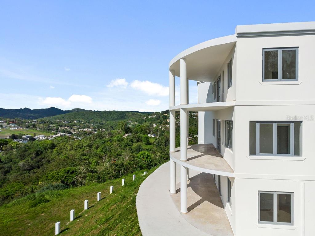 13 hab · 6 baños · CAYEY — foto 11