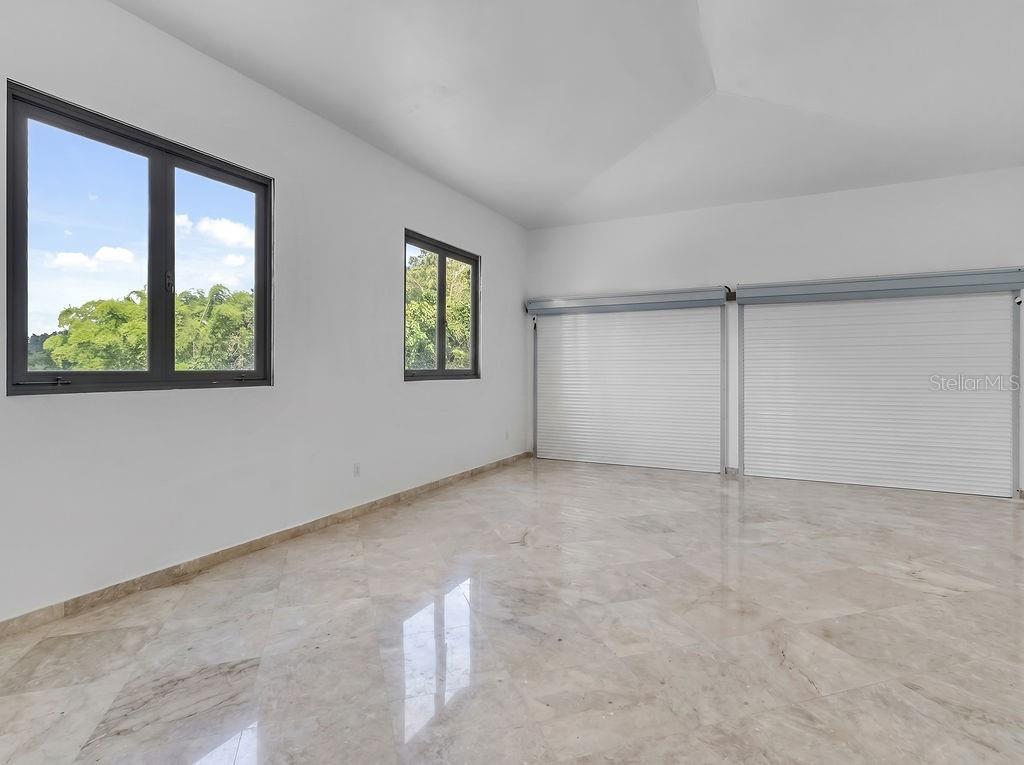 13 hab · 6 baños · CAYEY — foto 3