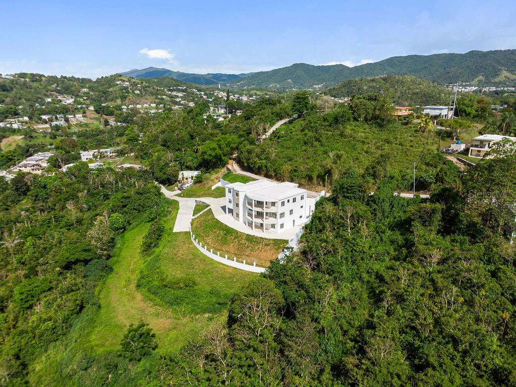 13 hab · 6 baños · CAYEY — foto 6