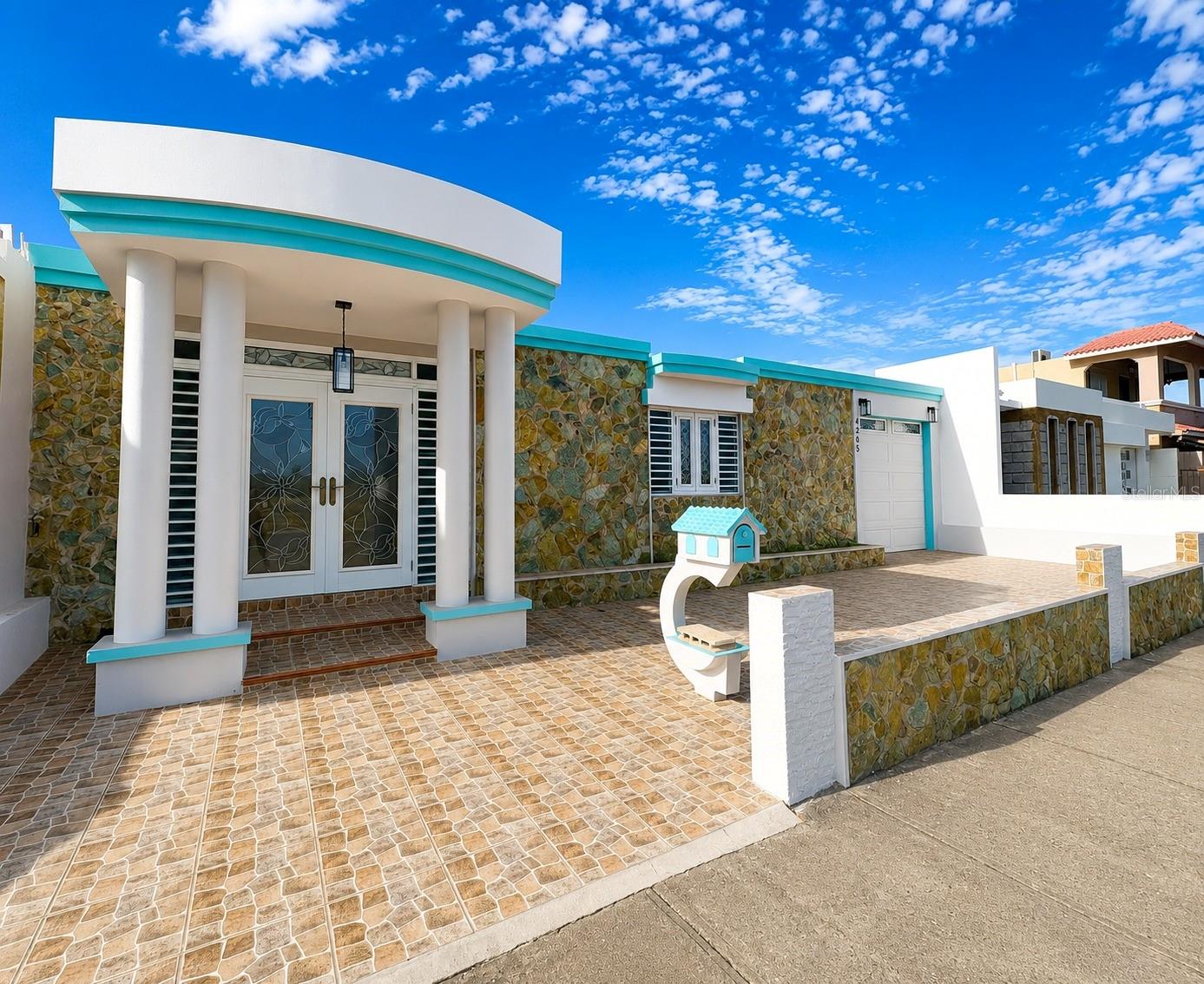 3 hab · 2 baños · PONCE