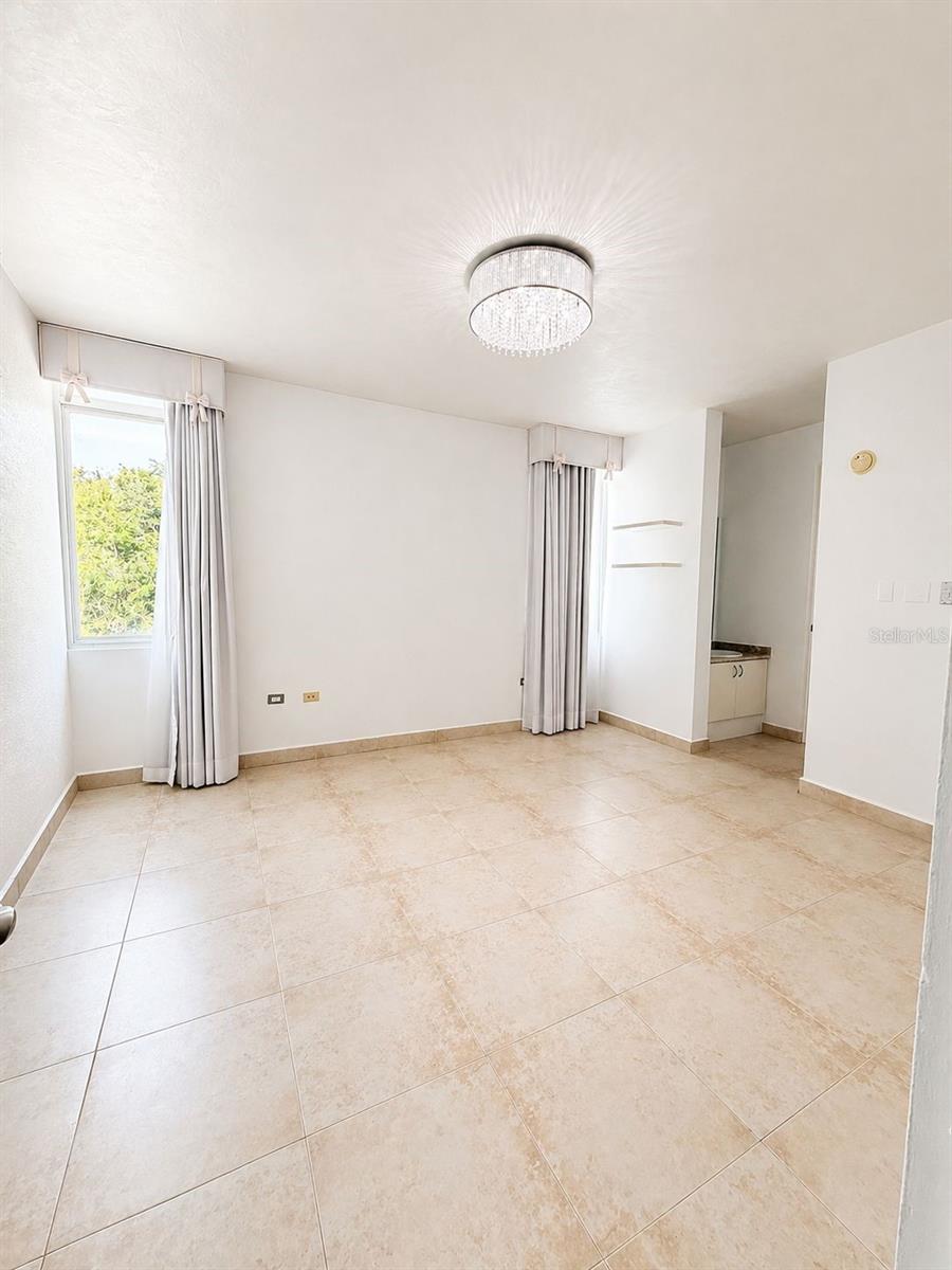 4 hab · 4 baños · VEGA ALTA — foto 3