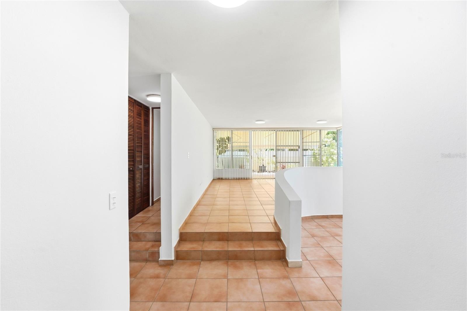 3 hab · 2 baños · DORADO — foto 2