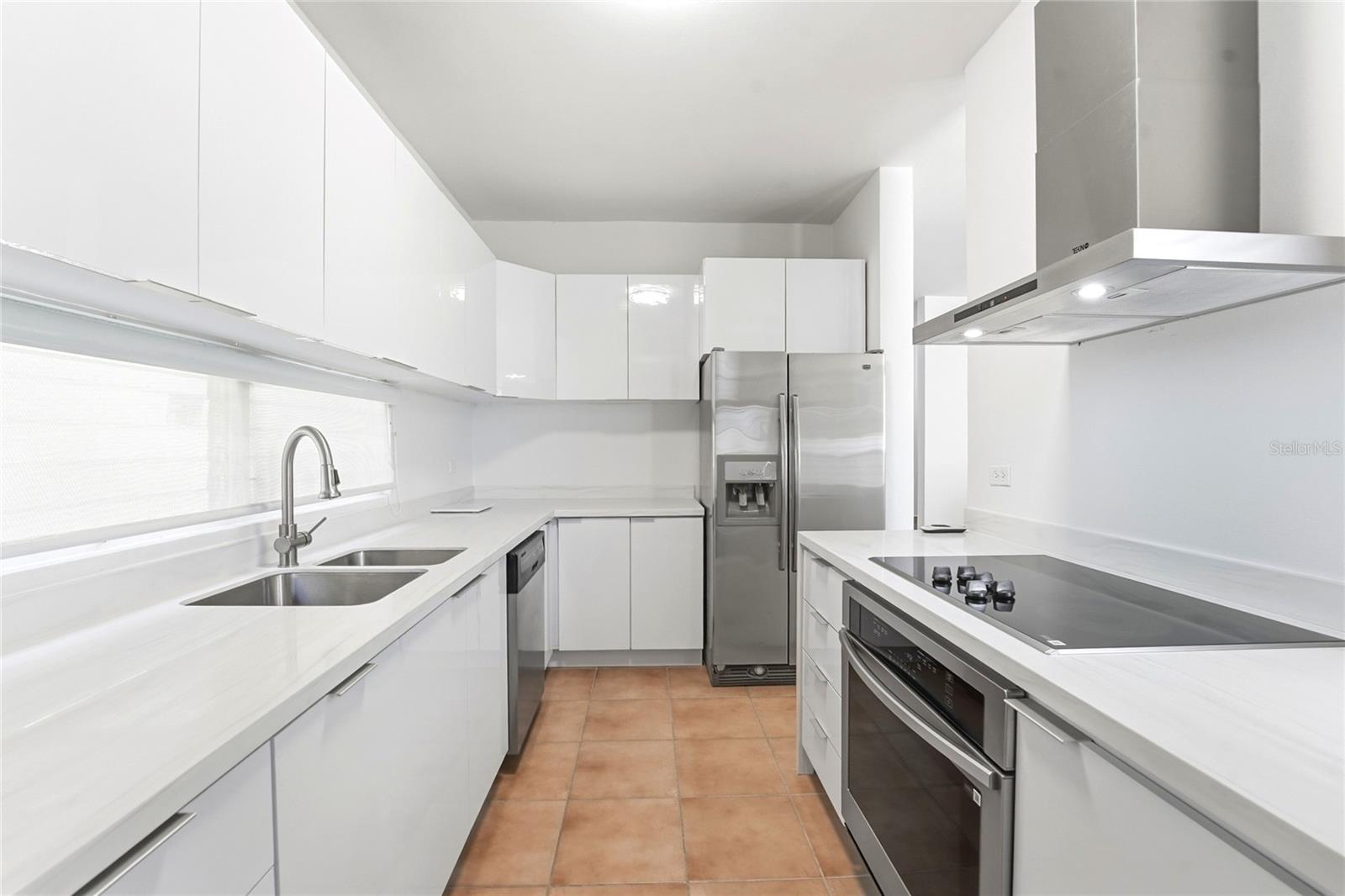 3 hab · 2 baños · DORADO — foto 3